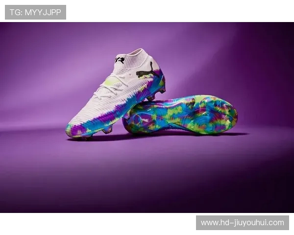 白色PUMA足球设计灵感揭秘,带你探索速度与精准的完美结合 白色PUMA足球设计灵感揭秘,带你探索速度与精准的完美结合